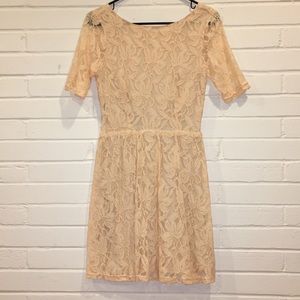 ! Forever 21 - Peach Lace Open-back Dress